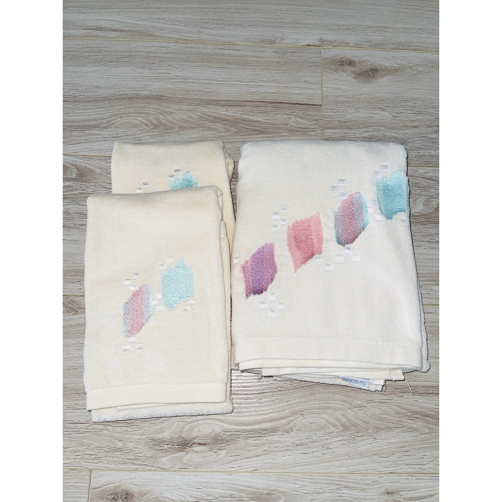 Vintage 80s Martex towel set 3 pcs USA Southwestern Geometric Design 24x48 Bath